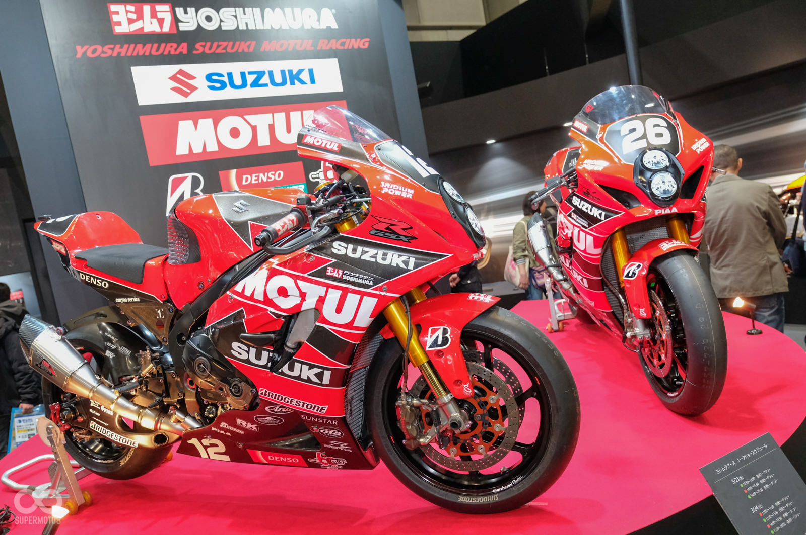 招牌的紅黑八耐配色，台灣車主的熱門改裝選擇之一，吉村排氣管