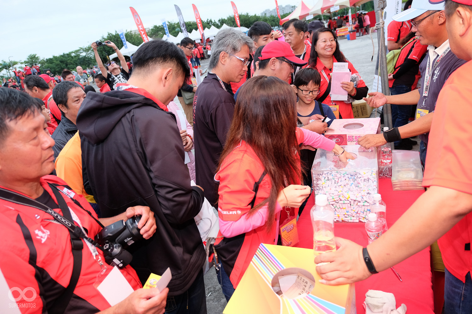 車友到場後便能於報到處領取抽獎券與紀念品