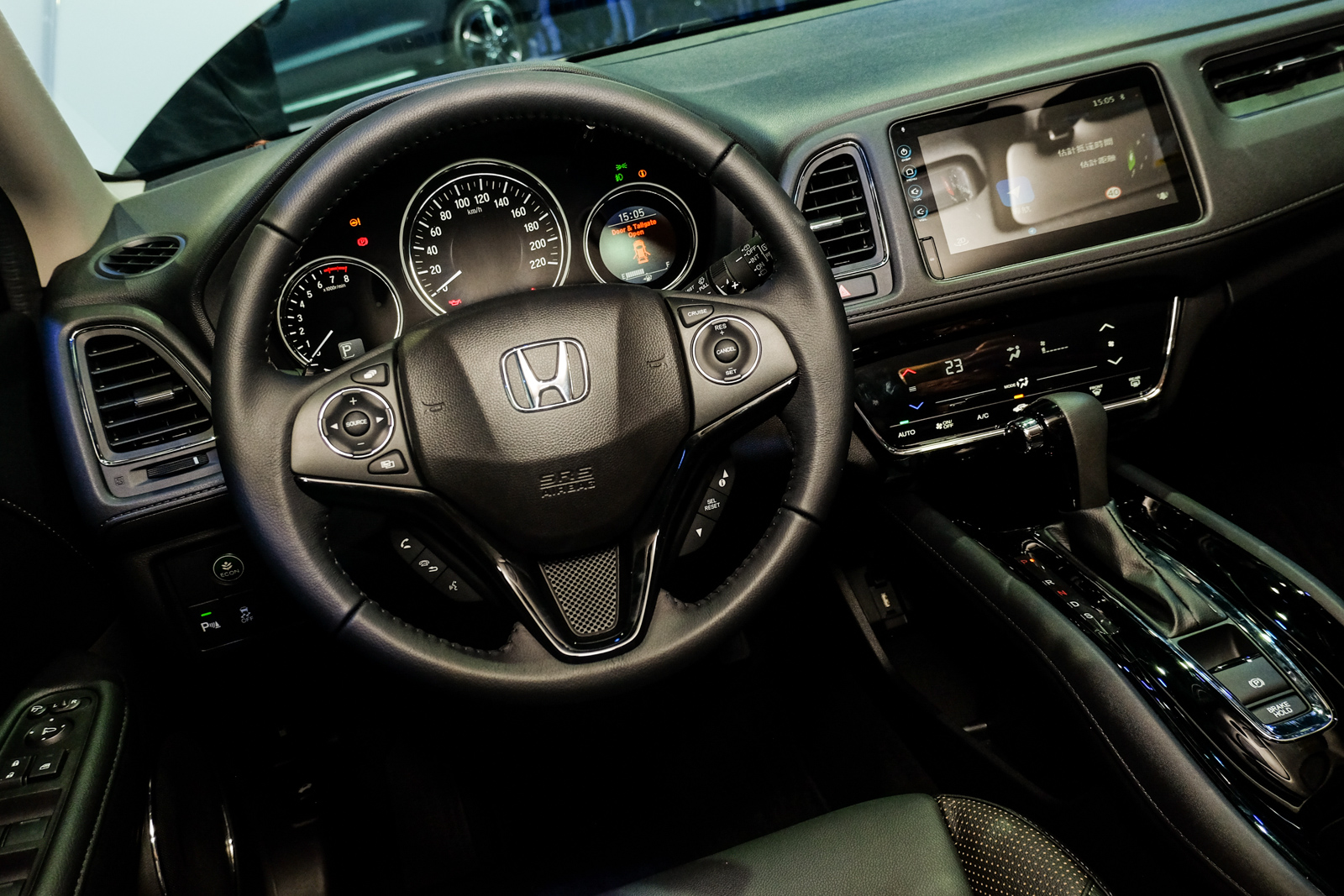 內裝部分也經過小修改，呈現出更有質感的內裝氛圍