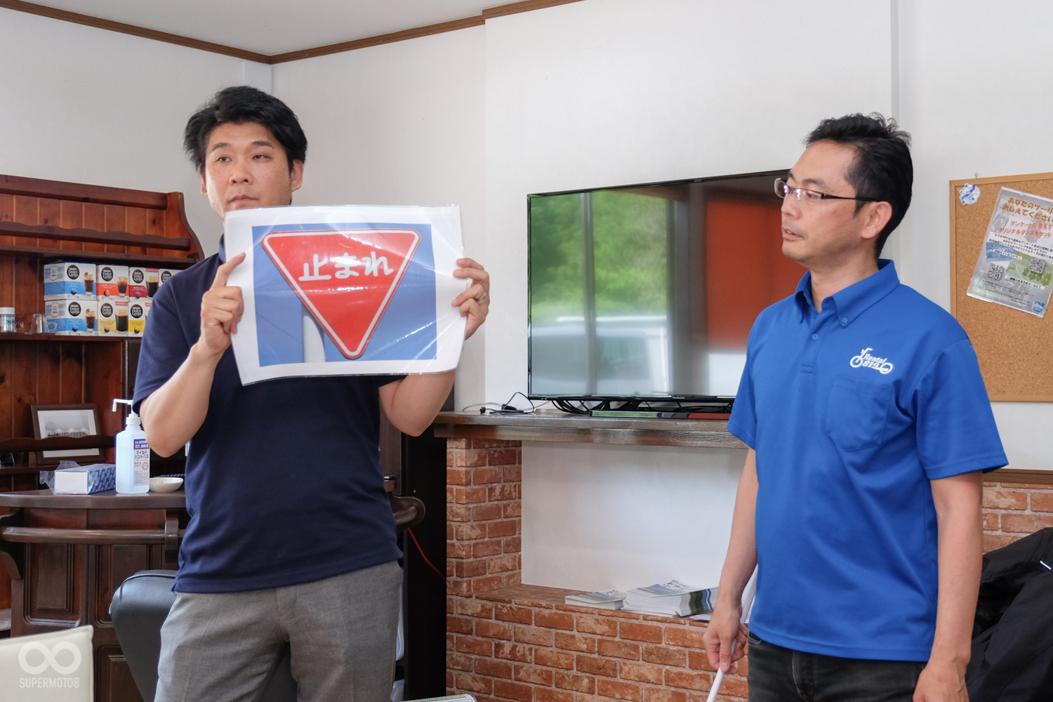 面對第一次來日本騎車的我們,花澤與松崎先生相當細心地為我們提點的諸多注意事項