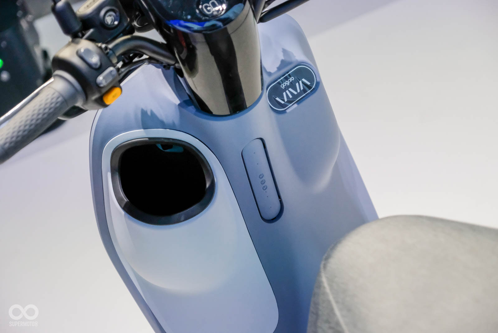 置杯架在基本兩款車型上為選配，高階車款為標配