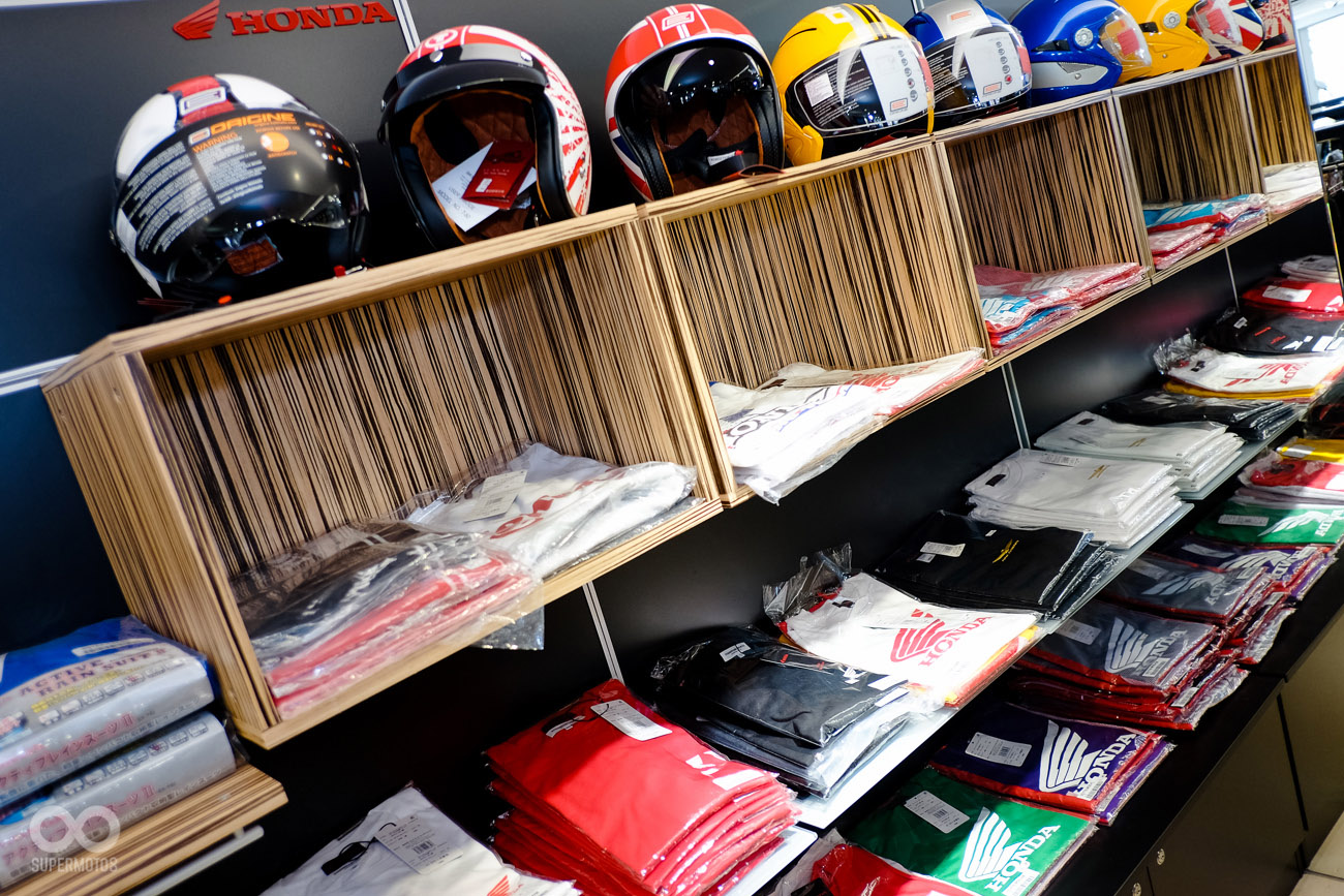 擁有本田魂的T-SHIRT與安全帽一應俱全