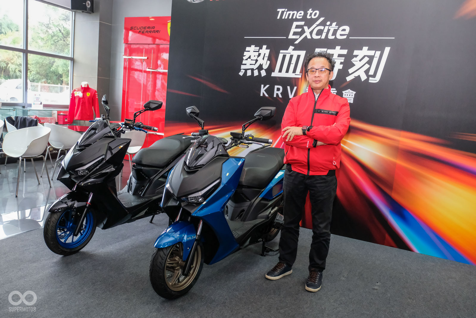 光陽機車 吳協理 今天也在現場接受媒體專訪