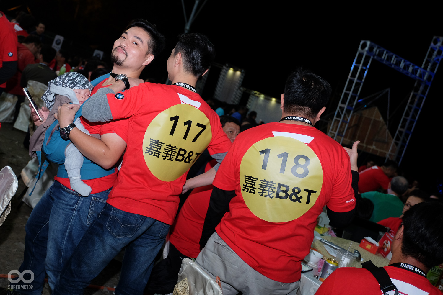 晚會還沒開始車友們已經玩了起來