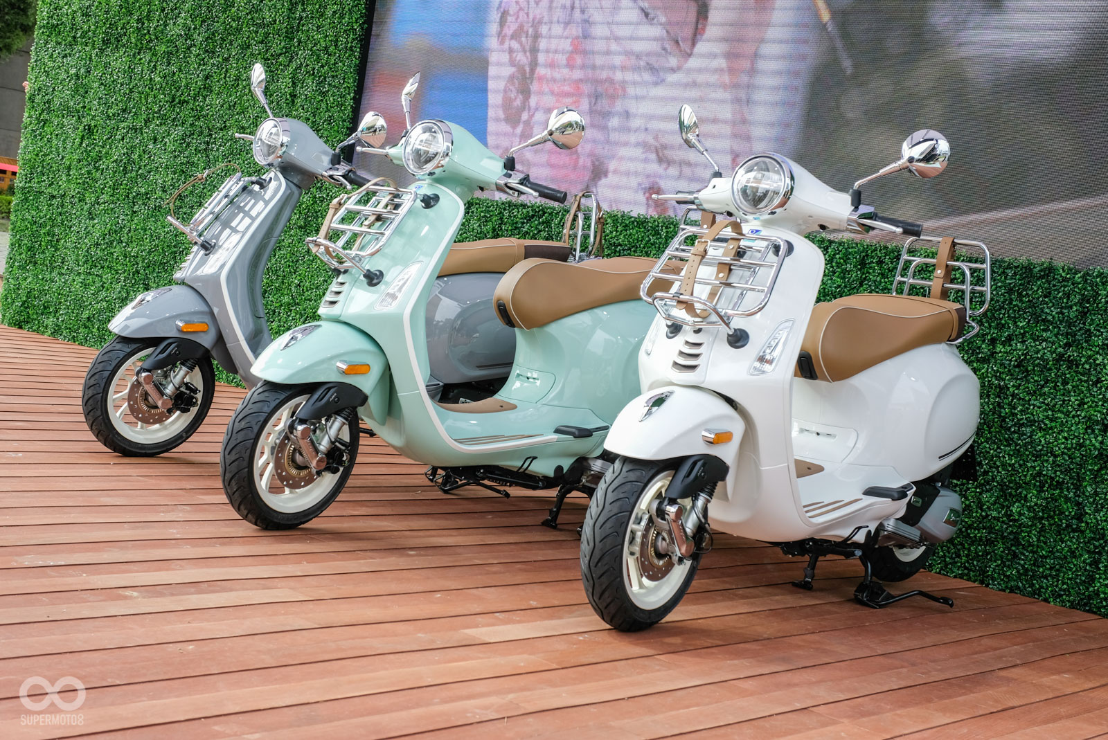 VESPA Primavera Pic Nic特仕版擁有薄荷綠、鳶尾白、雲母灰三種車色