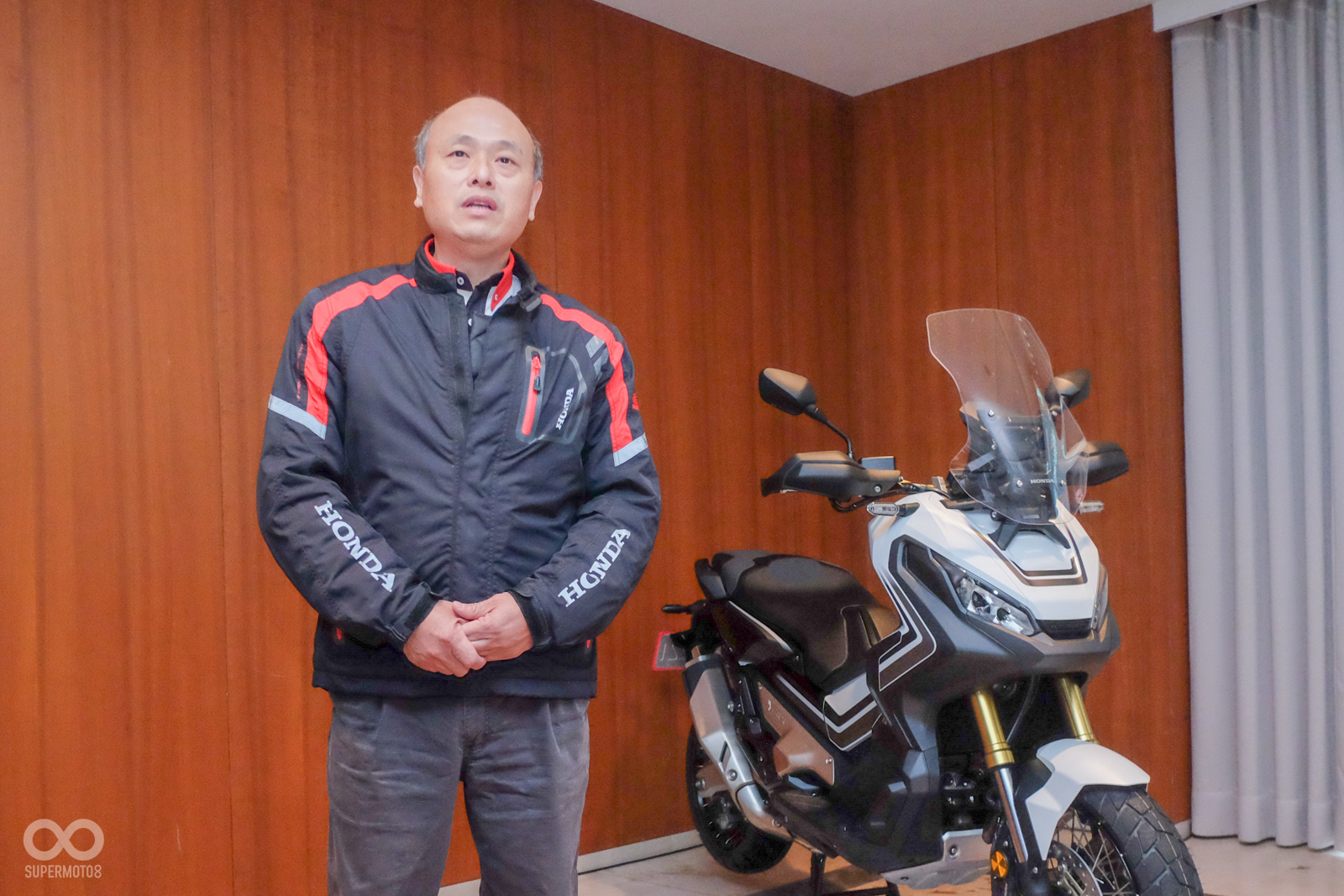 HONDA Taiwan二輪事業部 林建男經理進行活動說明,並且一同參與本次的騎乘活動