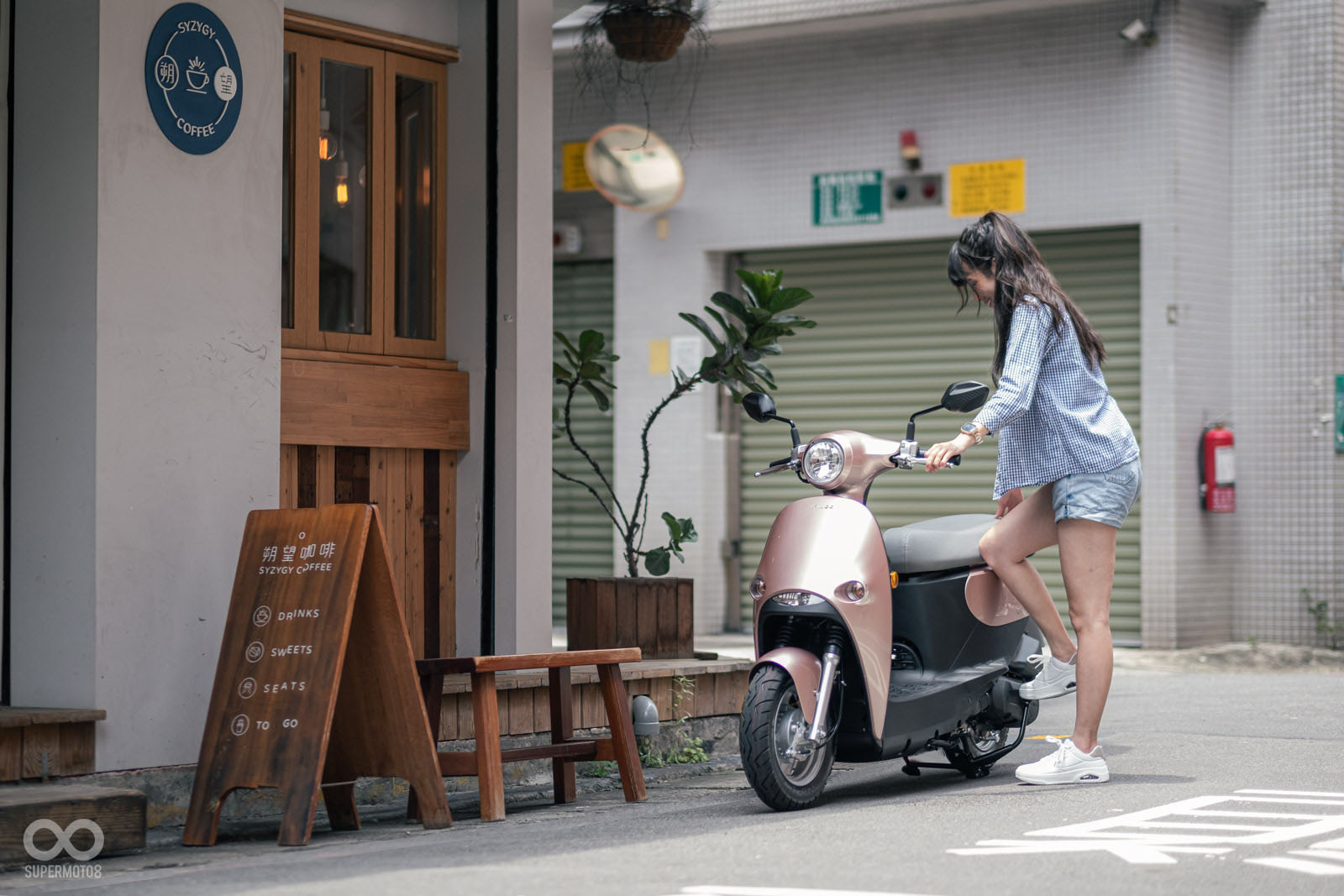 省力中柱+95公斤車重的設定，女生也能輕鬆架起