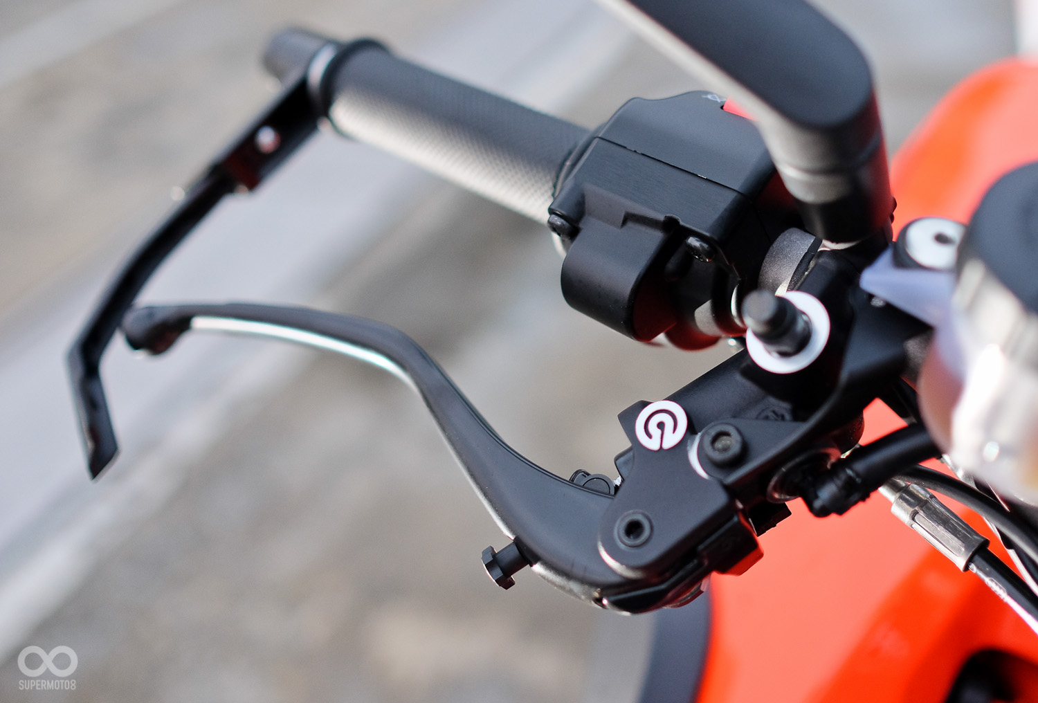 拉桿與總磅也一併用上Brembo來搭配