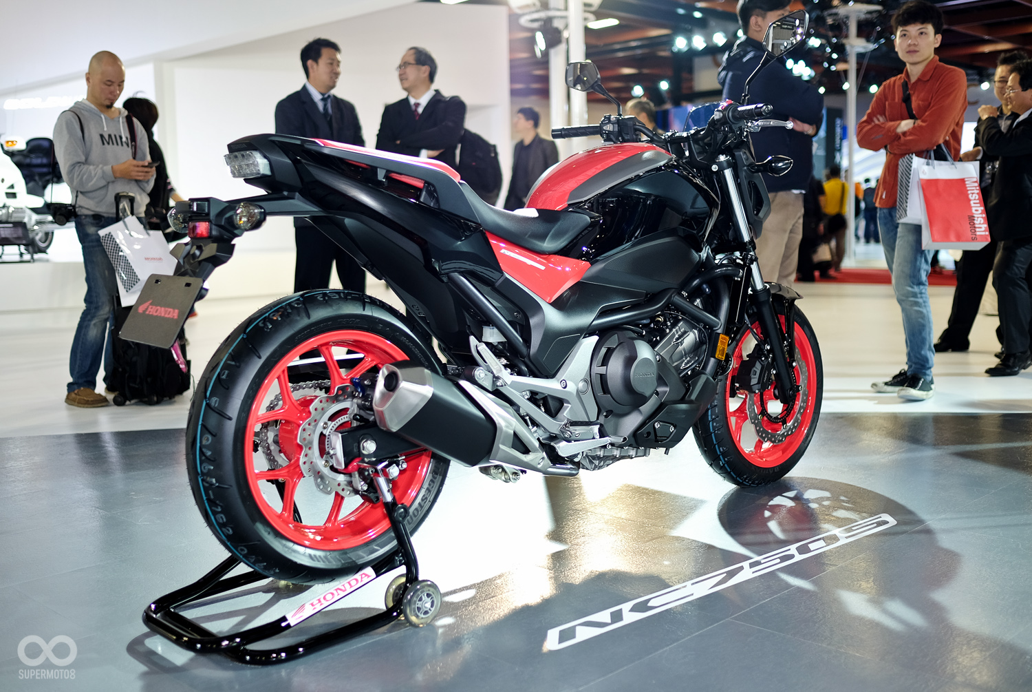 全新NC系列皆換上短翹的新尾段排氣管