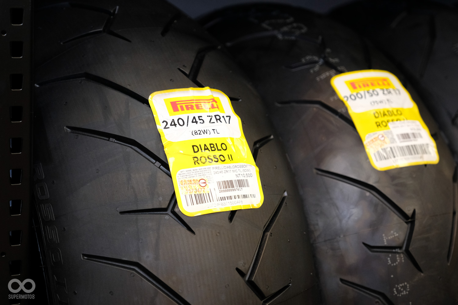 輪胎的款式相當豐富,尺寸更是齊全,連240這種超寬胎都有現貨