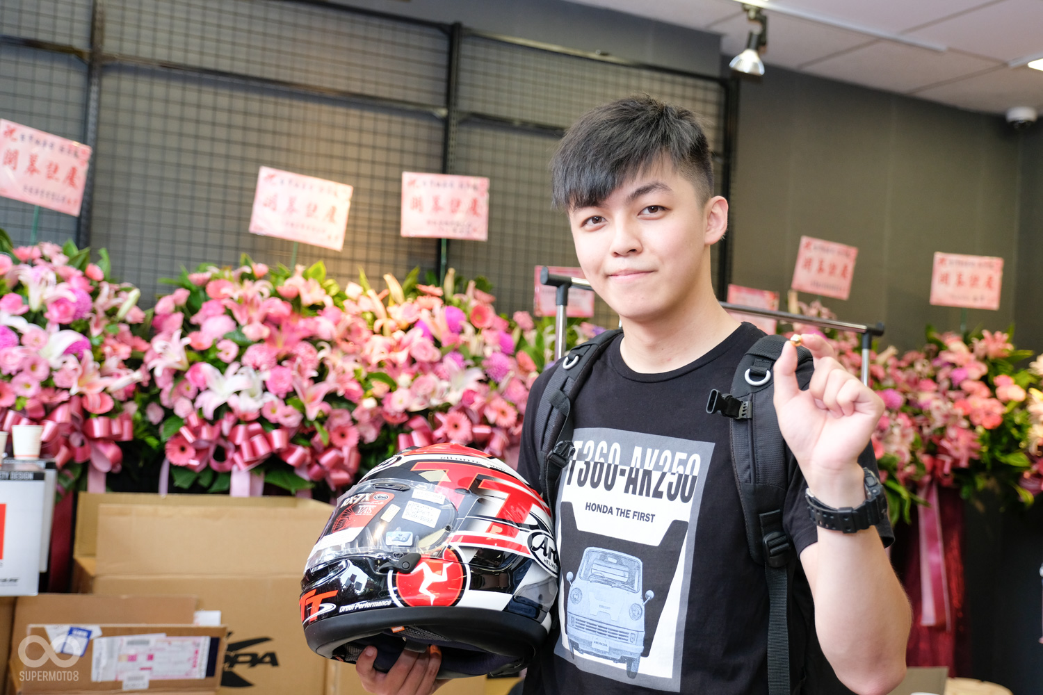 全館滿千元即可抽獎一次,最高次數不限買得越多抽得越多,連續三天,每天送出一頂Arai RX-7X選手彩繪帽