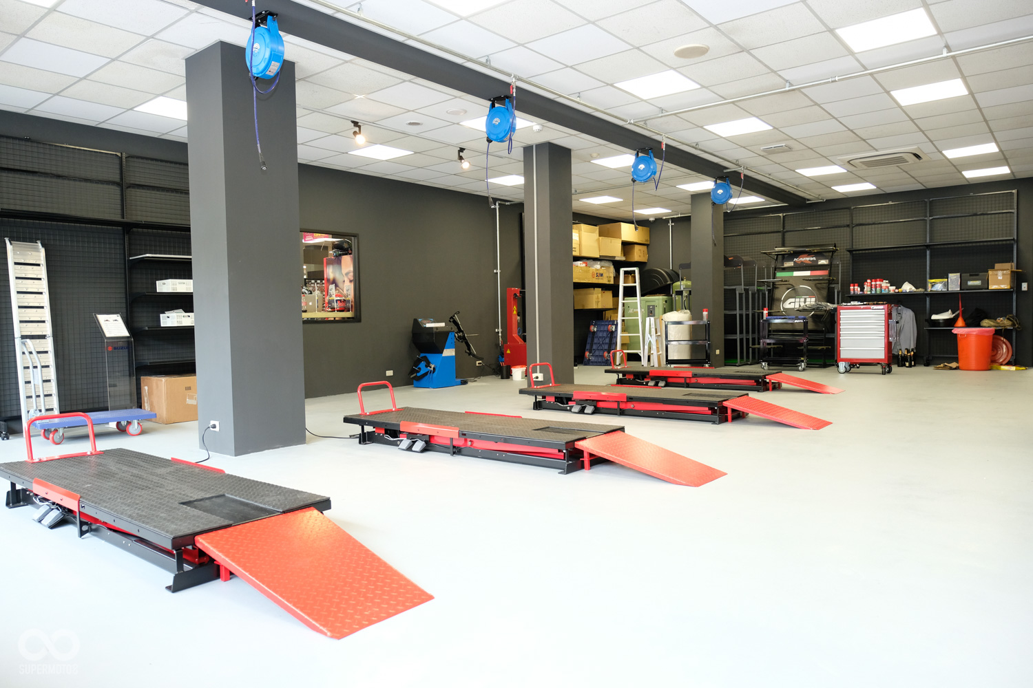 除了部品之外,NAPS的維修空間也相當的寬敞明亮