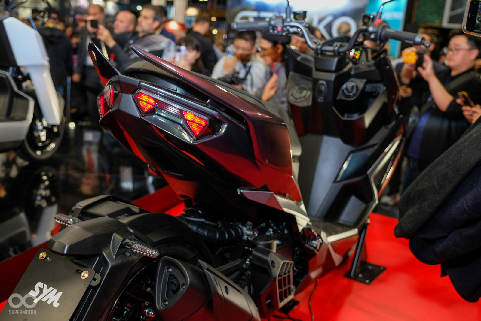 新的尾燈設計,呼應車頭的定位燈造型