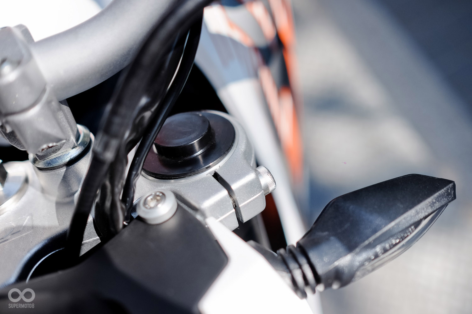 前叉上端增加外蓋,車把整體細緻度更優異