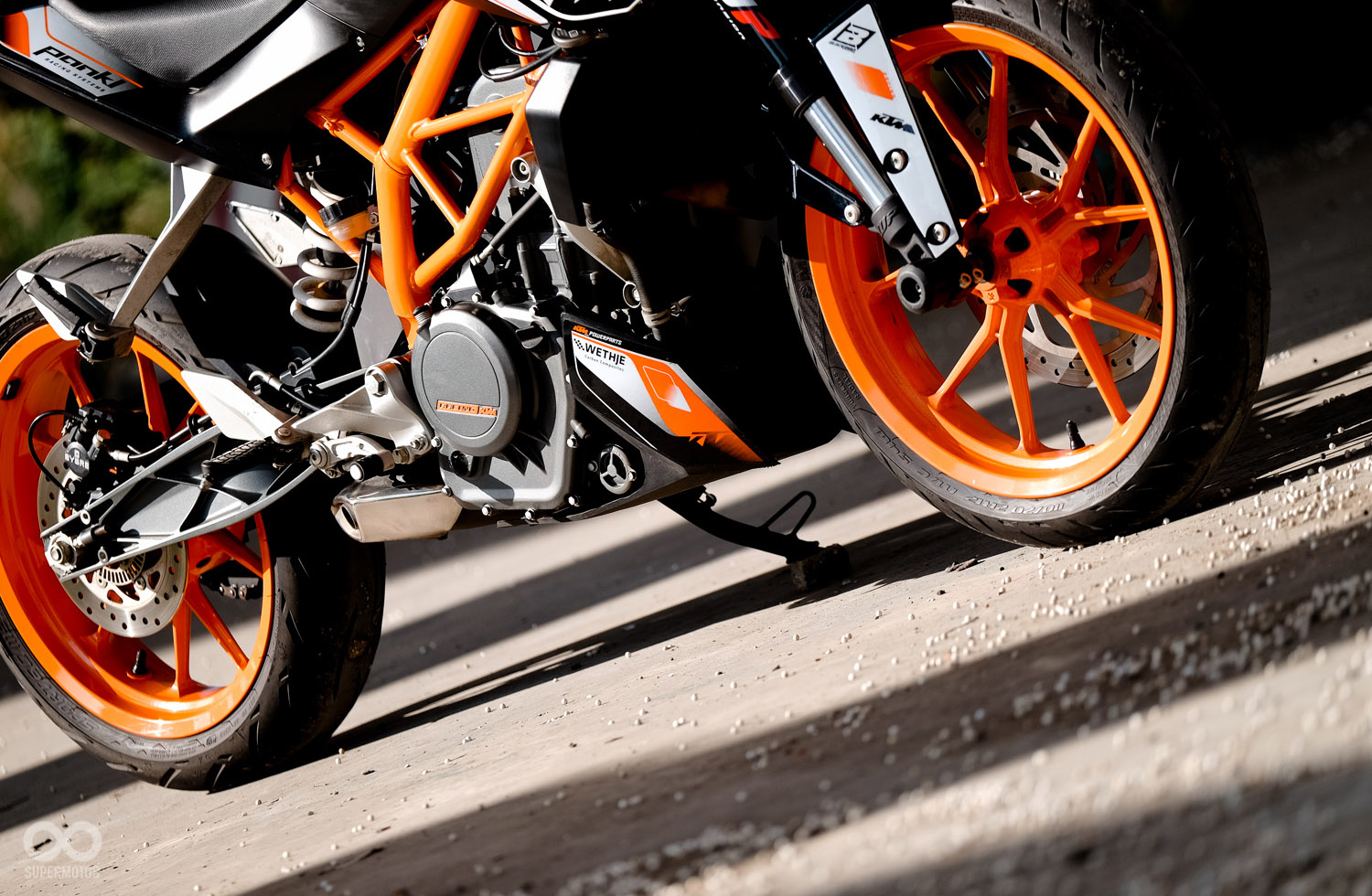 DUKE390擁有黃牌輕檔中最極致的 1367mm的超短軸距