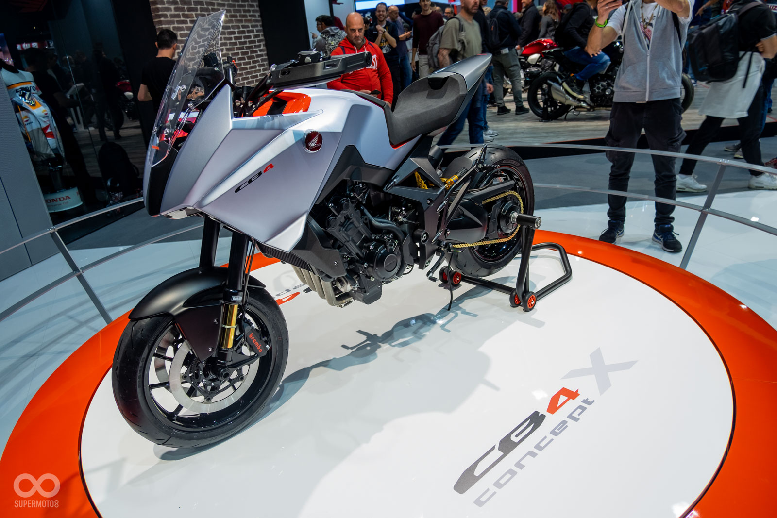CB4 X Concpet概念車在2019米蘭車展現身時,吸引不少人的目光
