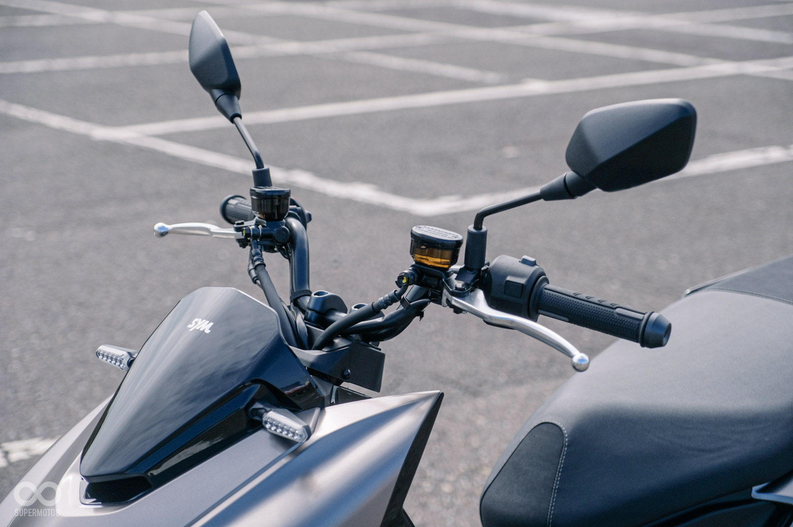 握把比DRGBT更高,副車台和坐墊也加長增加置物空間和舒適性