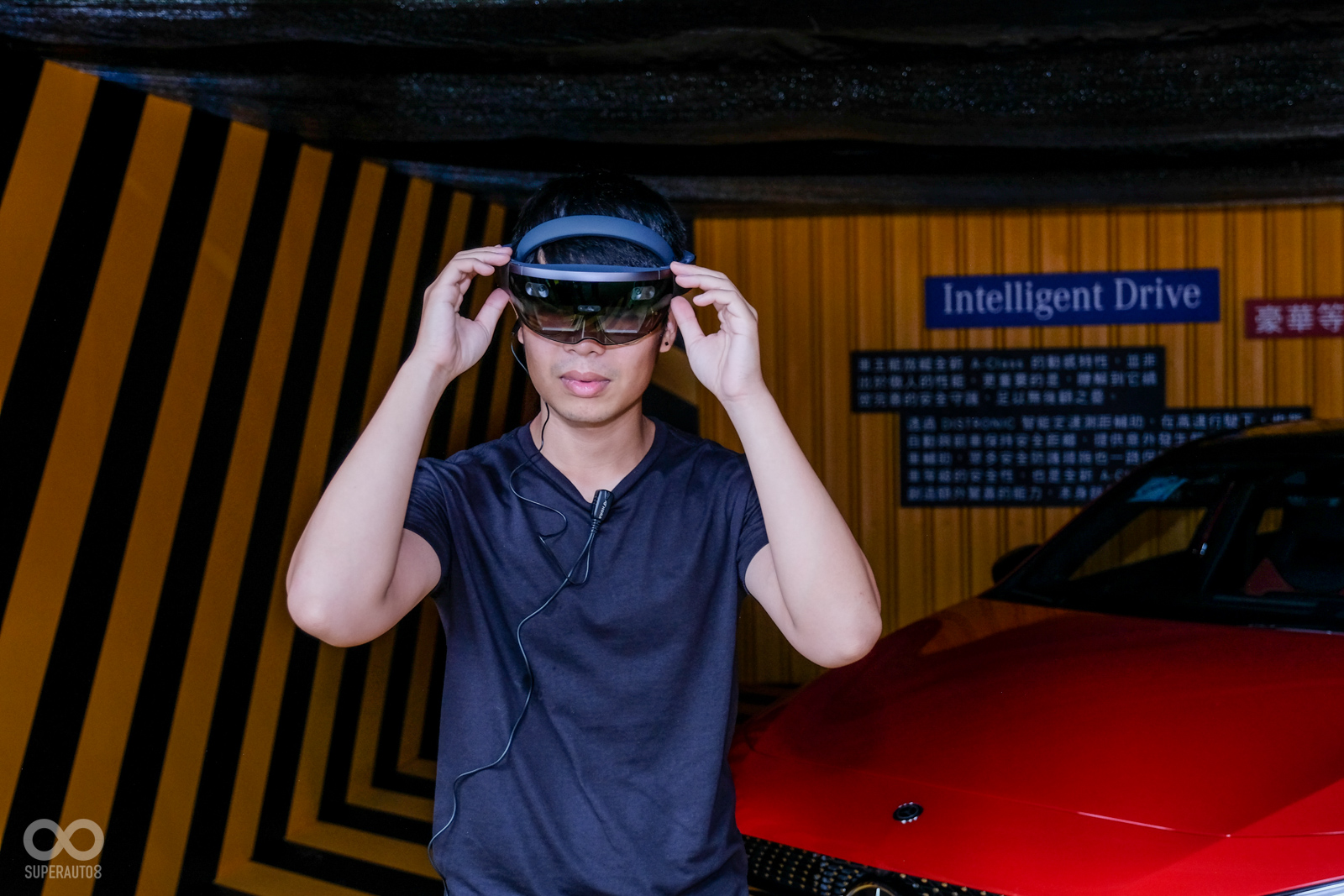 現場除了The new A-Class外,也準備了互動體驗區供VIP體驗全新世代的賓士科技