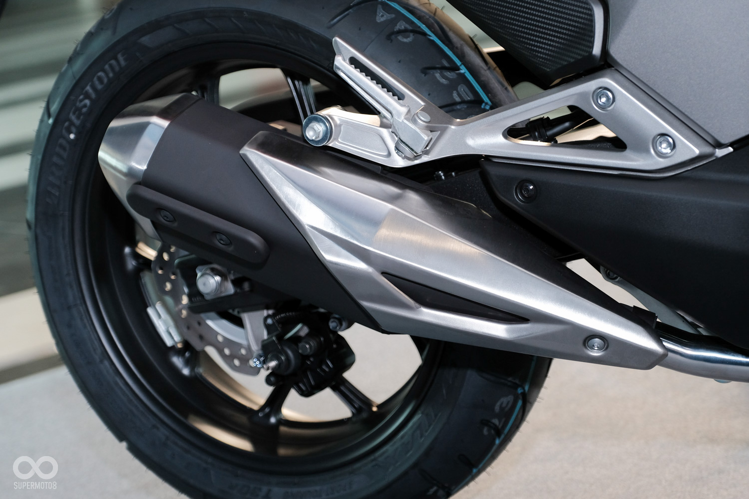 新款的短管設計,無論在造型還是重量都有更好的表現