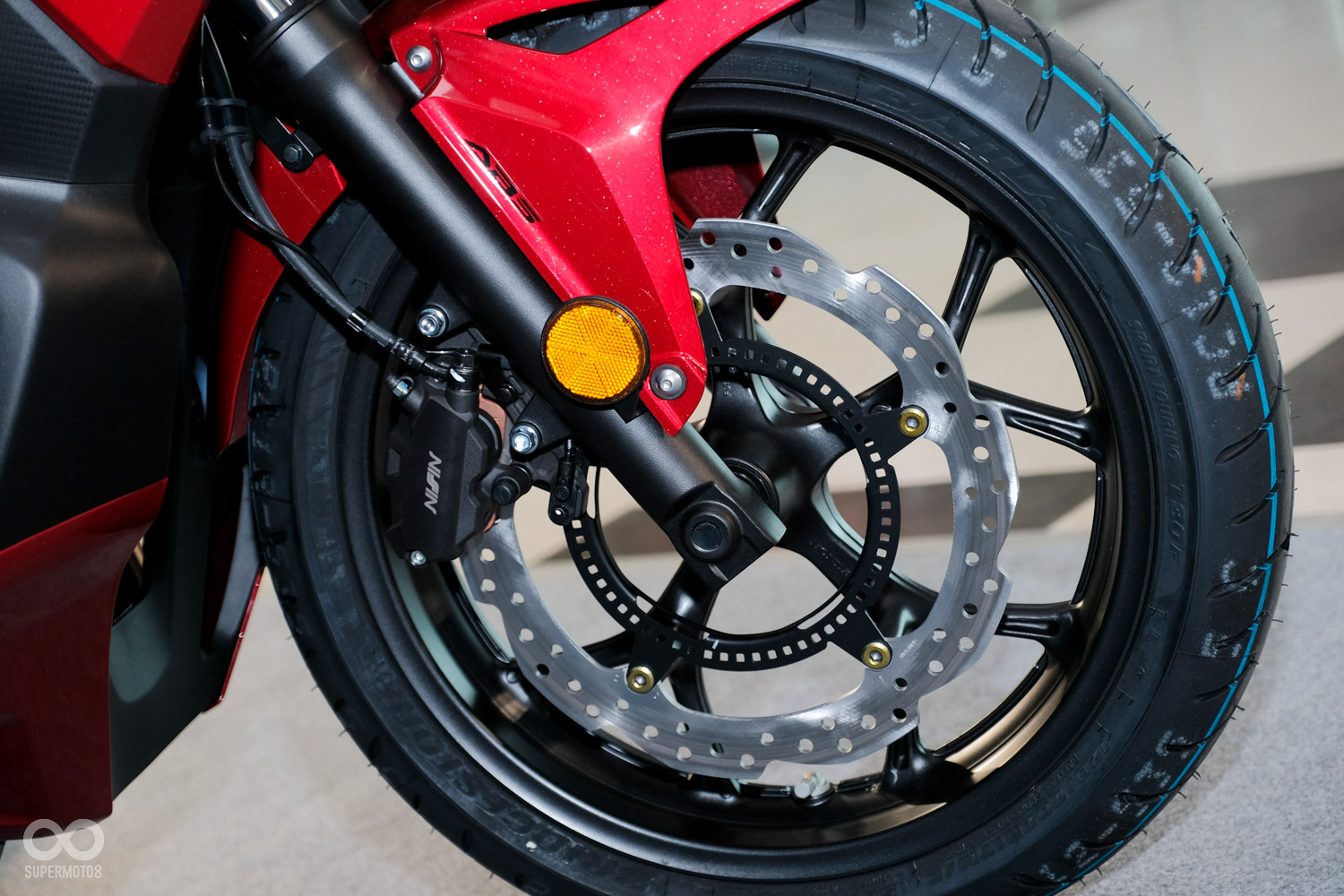 搭載ABS與CBS系統制動力道相當充足