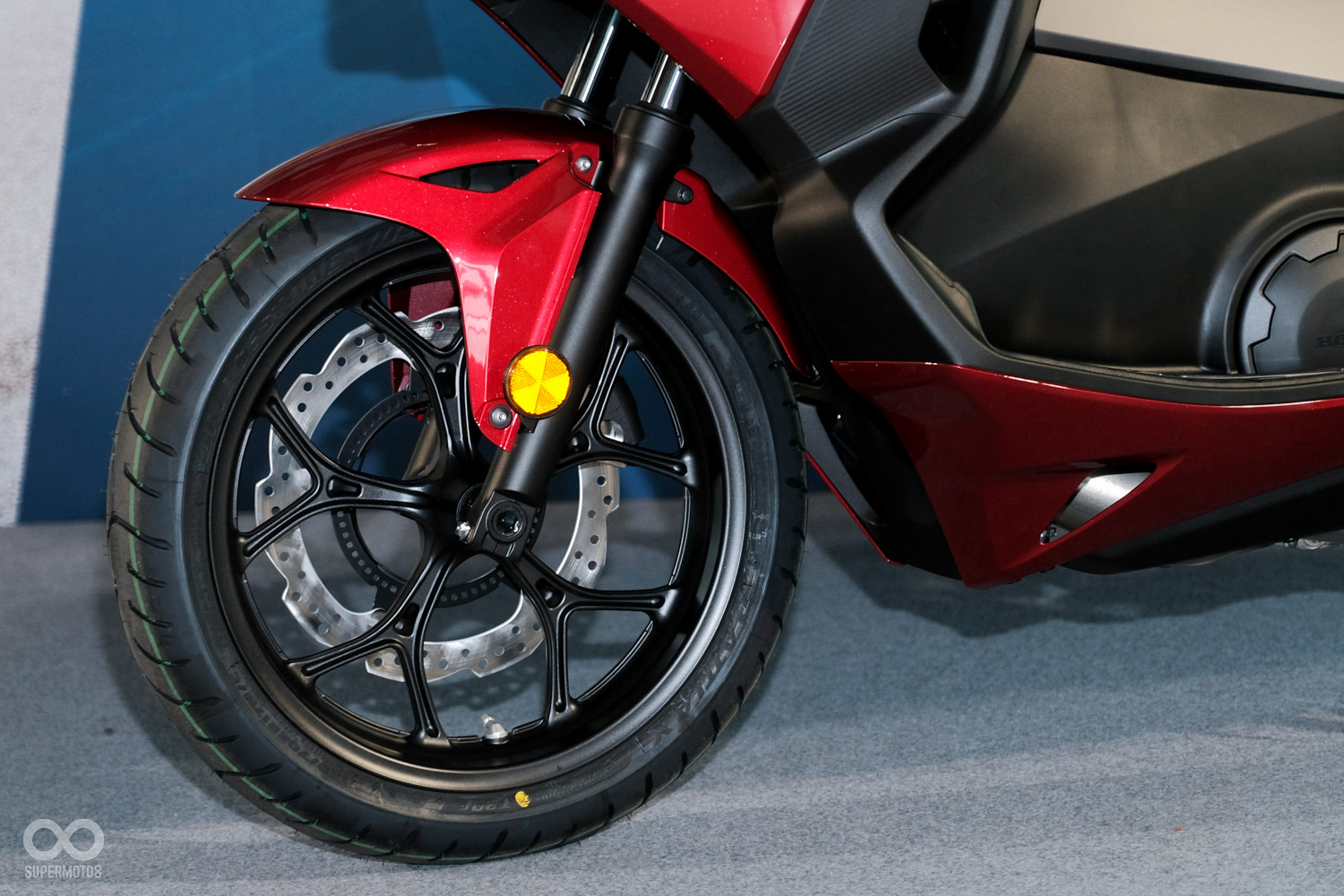 輕量化的樹枝造型鋁框