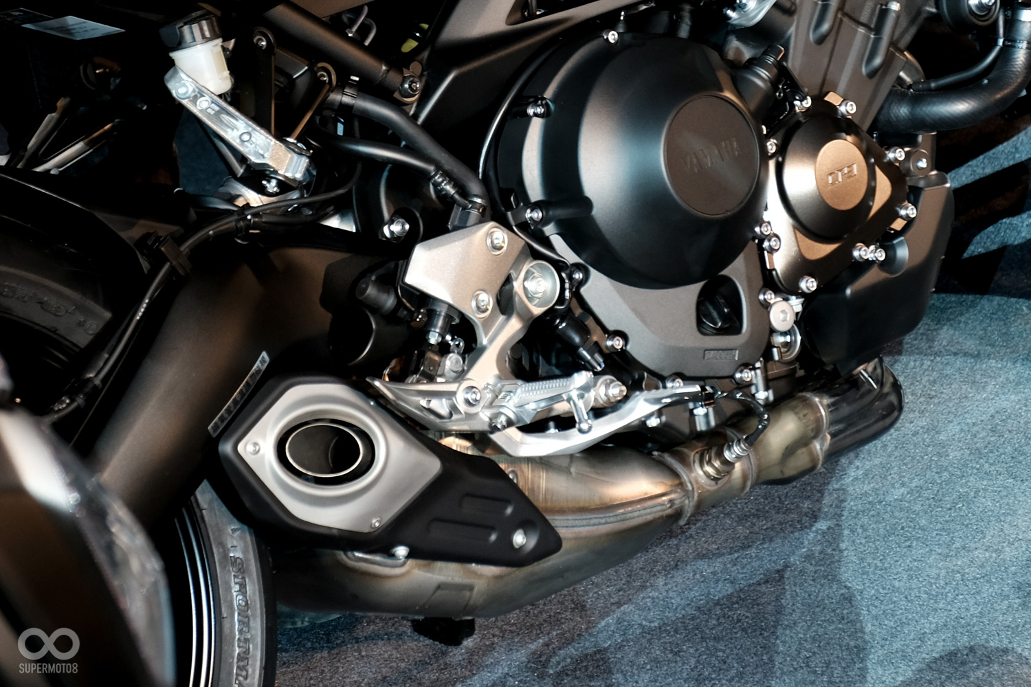 尾管的造型完美的車身結合，車測造型更為俐落