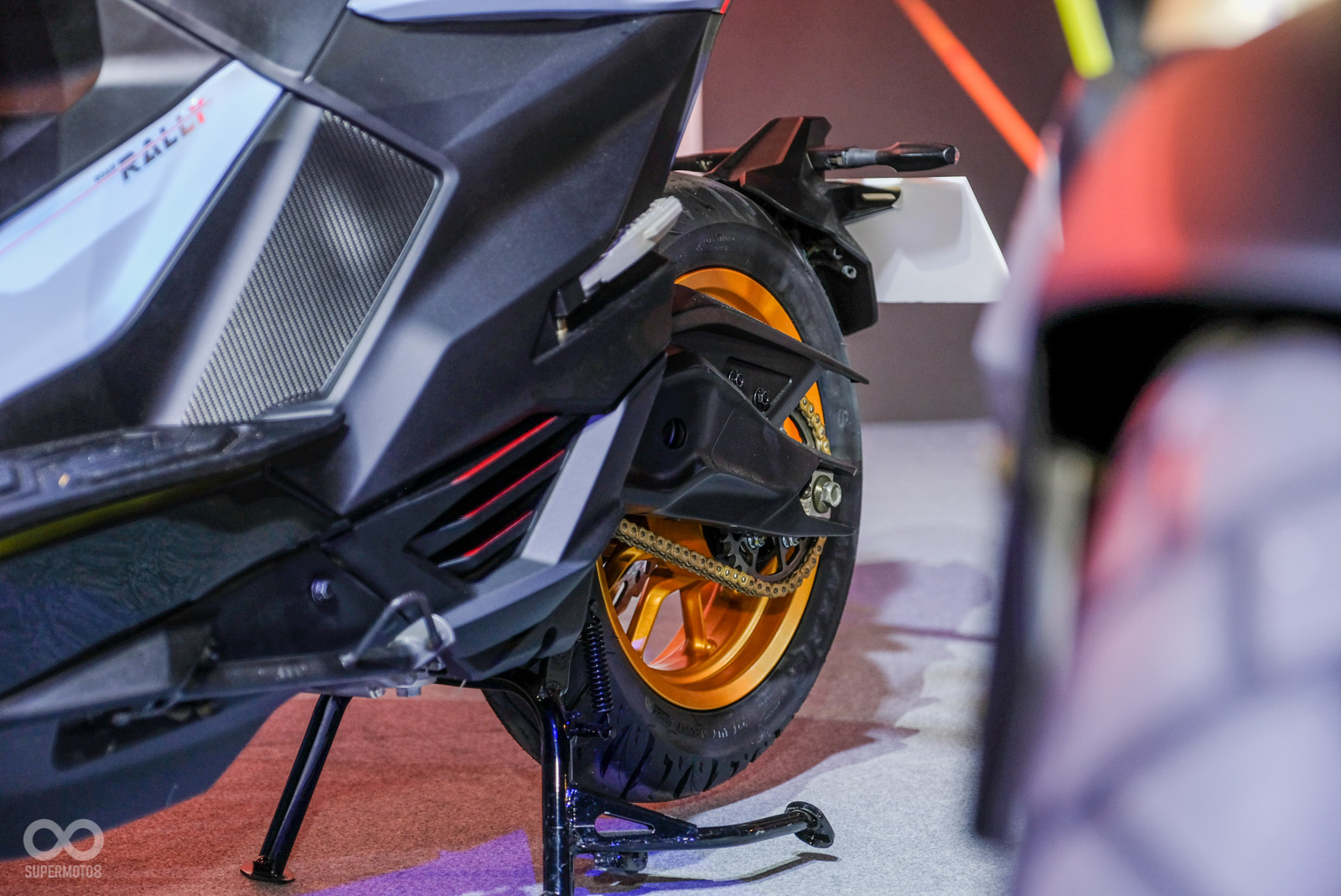 後搖臂採用PTM架構並搭配鏈條傳動