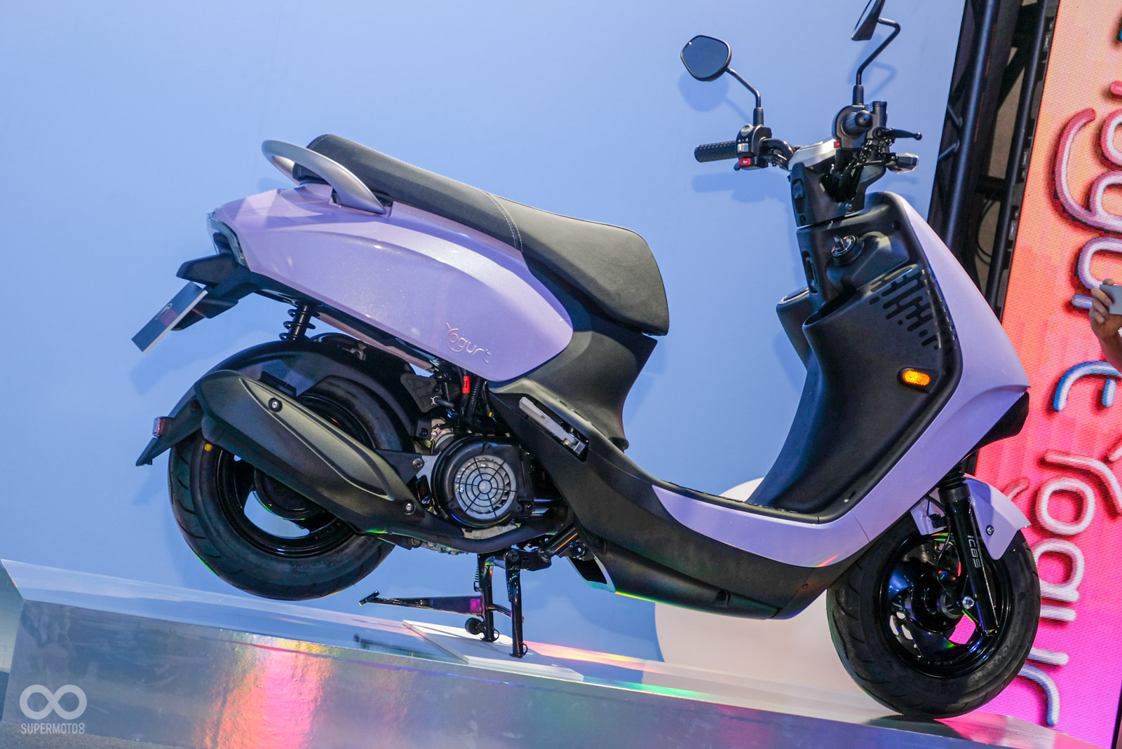 圓潤簡潔的車身曲線