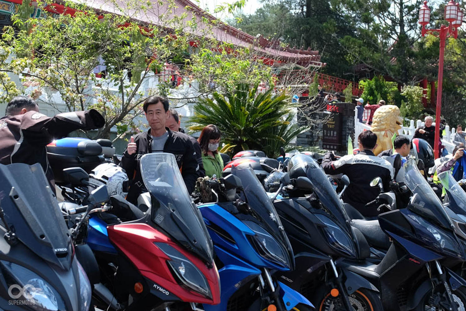 拍完大合照候,大夥整裝出發,向花蓮的方線前進