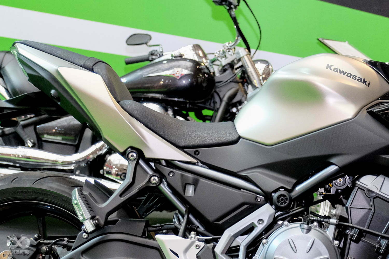 低座高是Z650的一大亮點，拜結構配置靈活的編織式鋼管車架所賜，Z650座高僅790mm