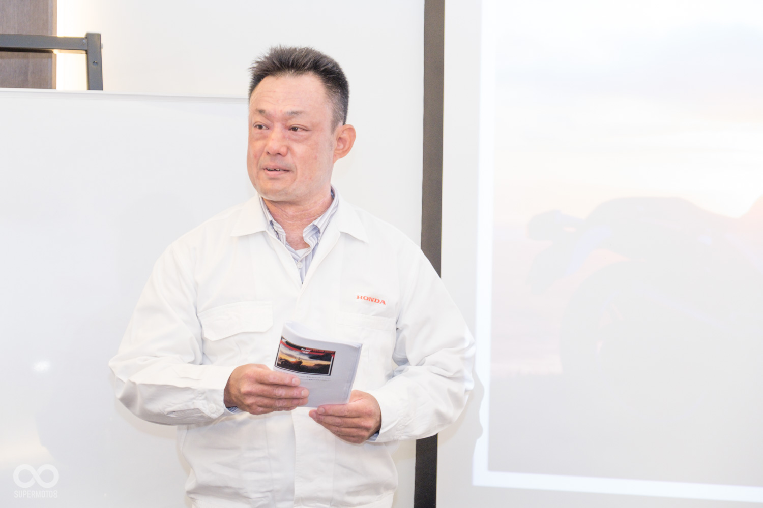 此次也特別請到CB1100的設計負責人 今田 光宣先生為我們講解