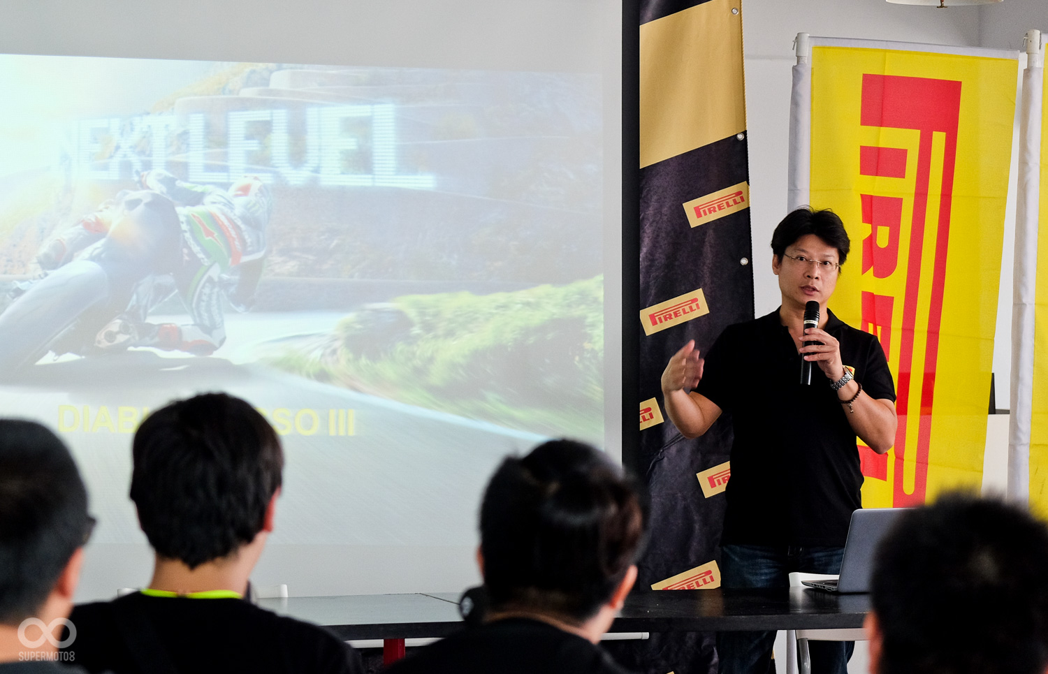 由PIRELLI輪胎亞太地區代表Jason Lee為大家進行技術說明 