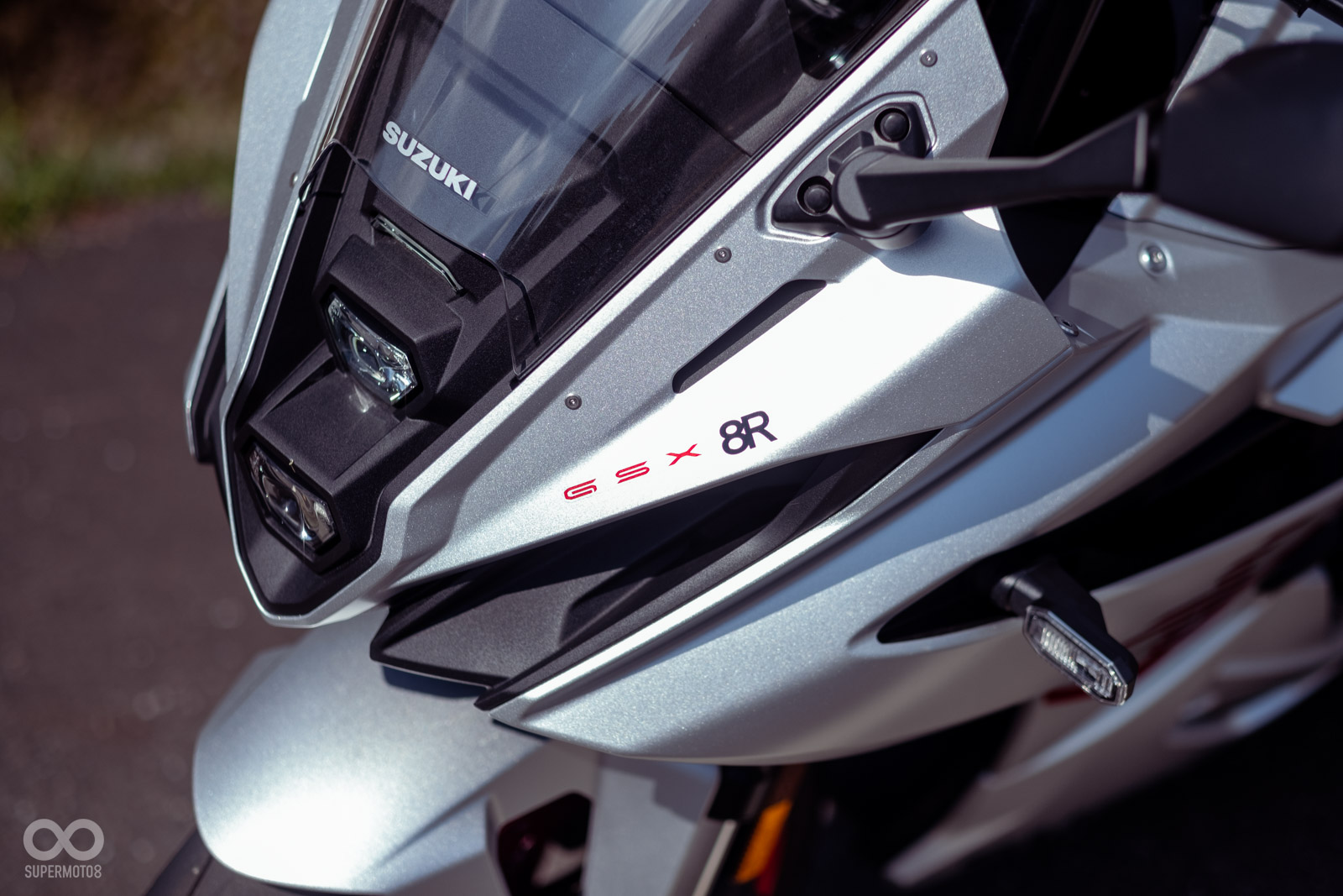 家族化的方塊堆疊車燈