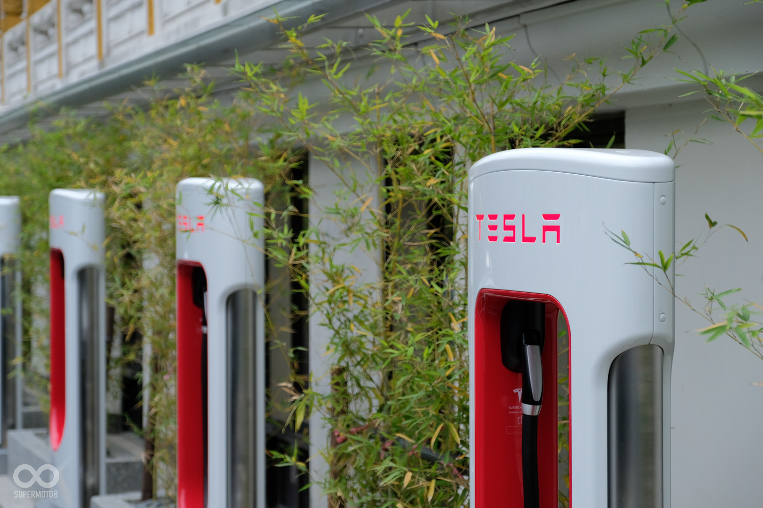 位於台北圓山花博場館的六座超級充電站,未來也將向南延伸,打造出環繞全台的綠色電網