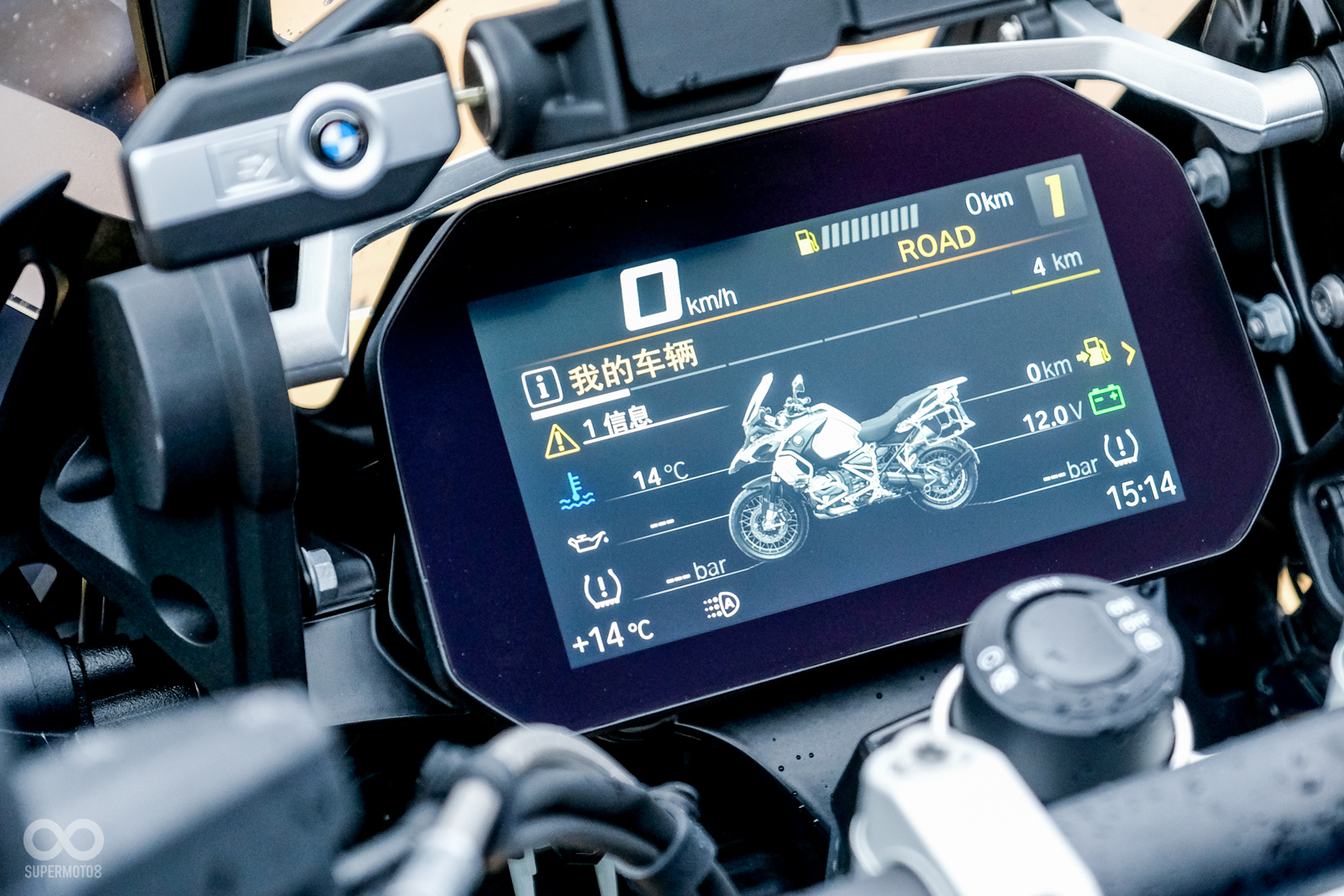 6.5吋BMW Connectivity全彩螢幕是R 1250車系的標準配備,現場顯示效果相當優異