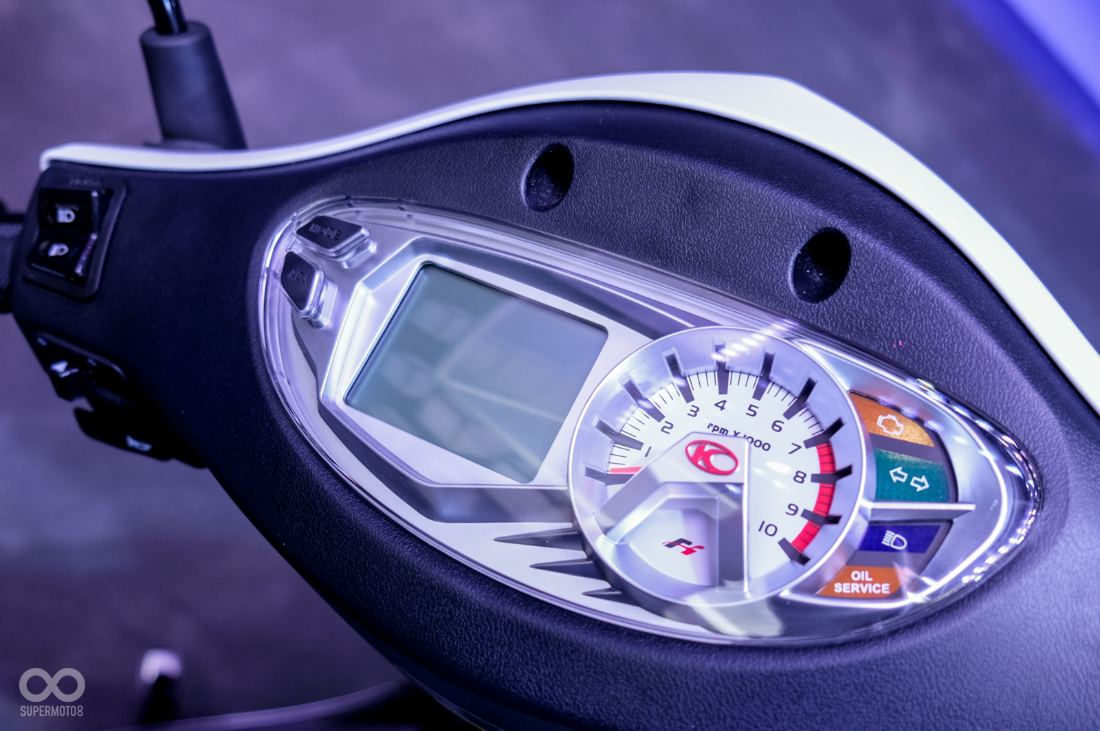 儀表佈局也略有不同