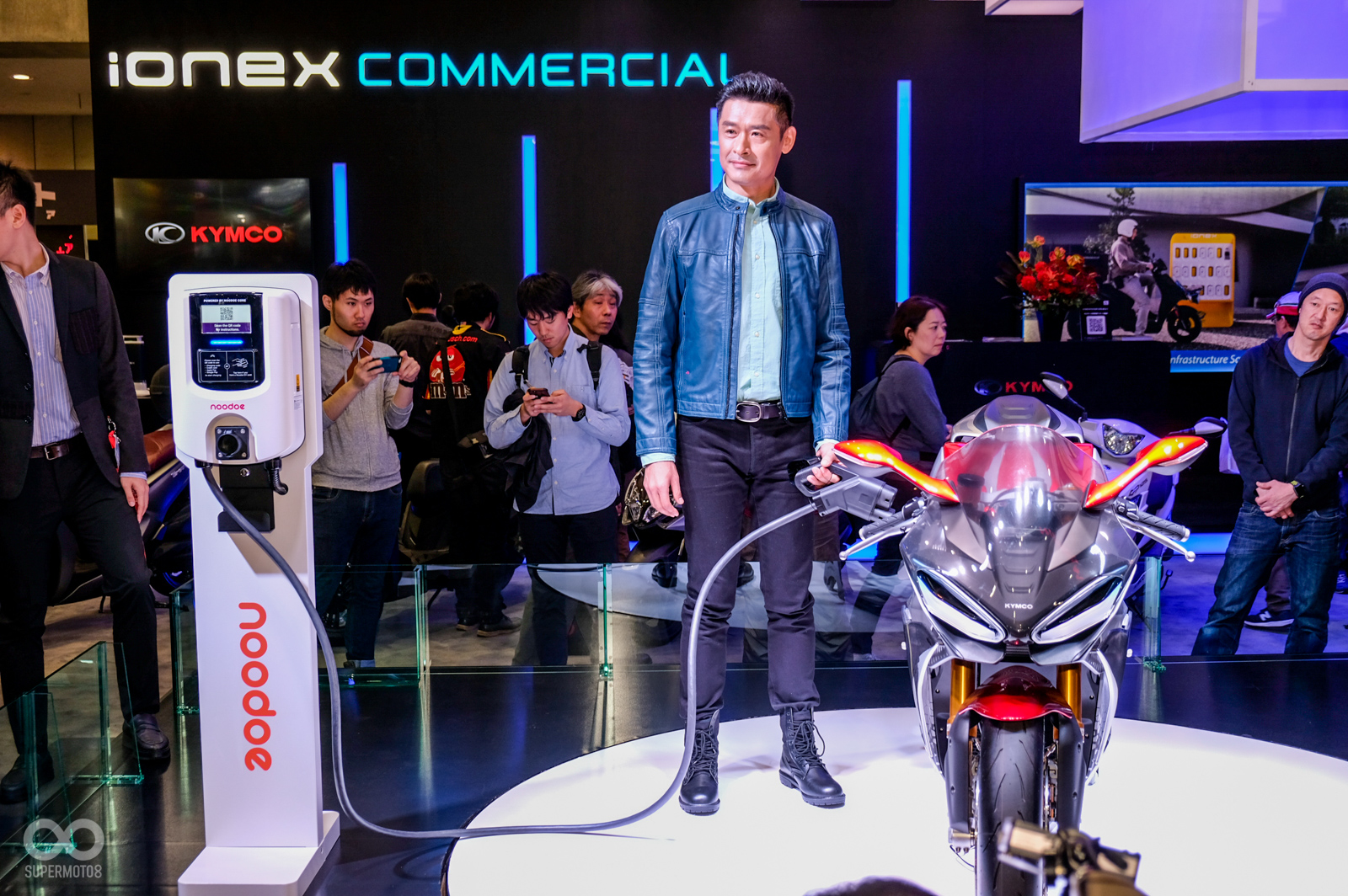 KYMCO一直以來也在積極研發大型電動重機,其中電動跑車SuperNEX備受市場期待。