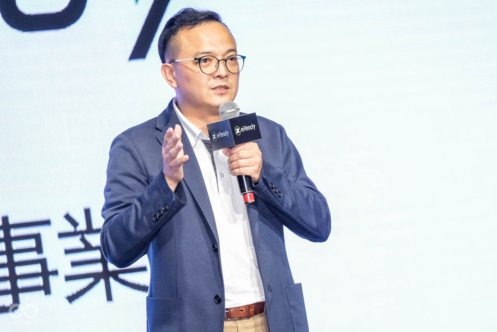 eReady電動車事業總監林進賢為大家介紹新車