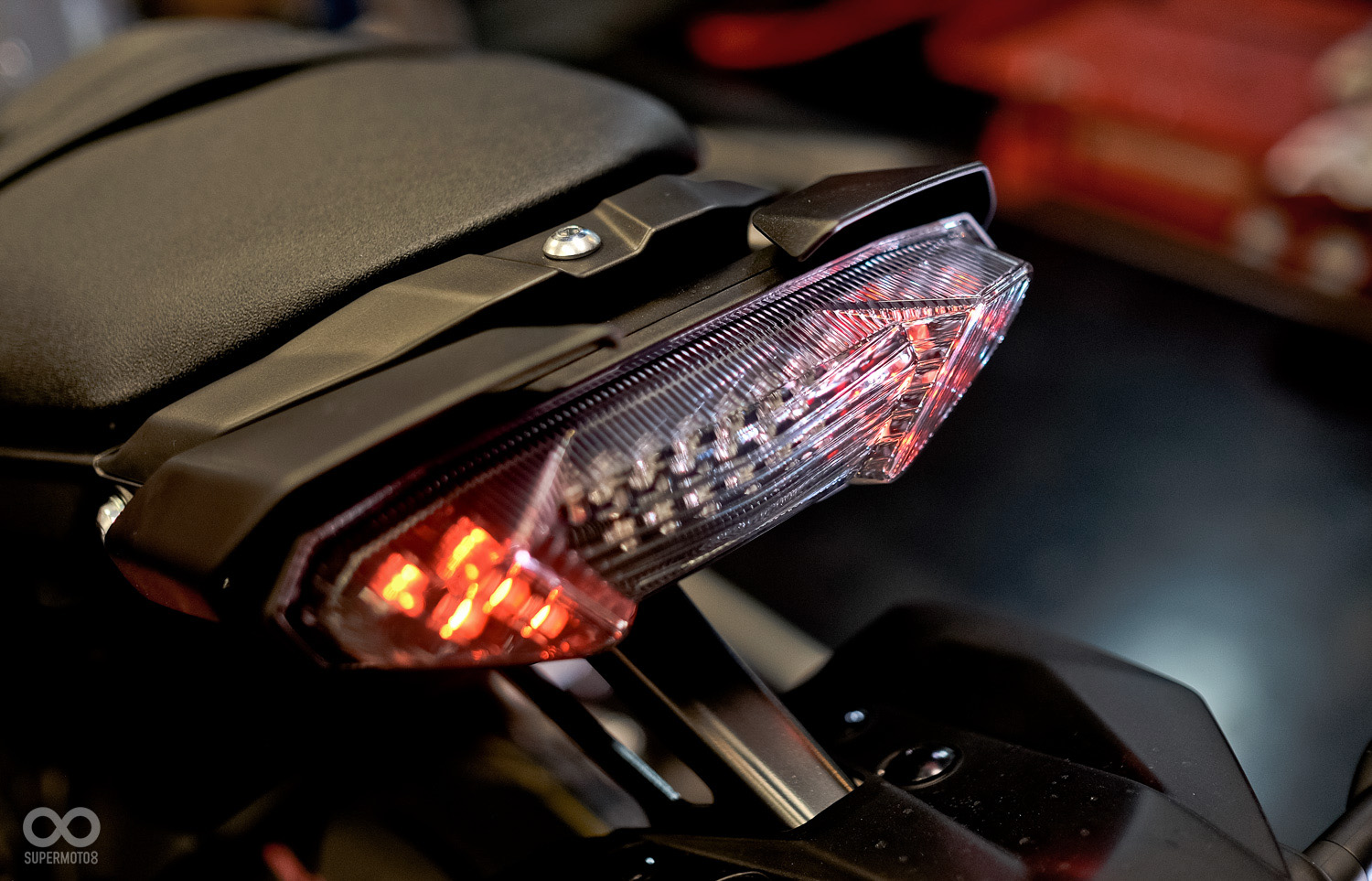 全車方向燈與尾燈皆採用LED的設計