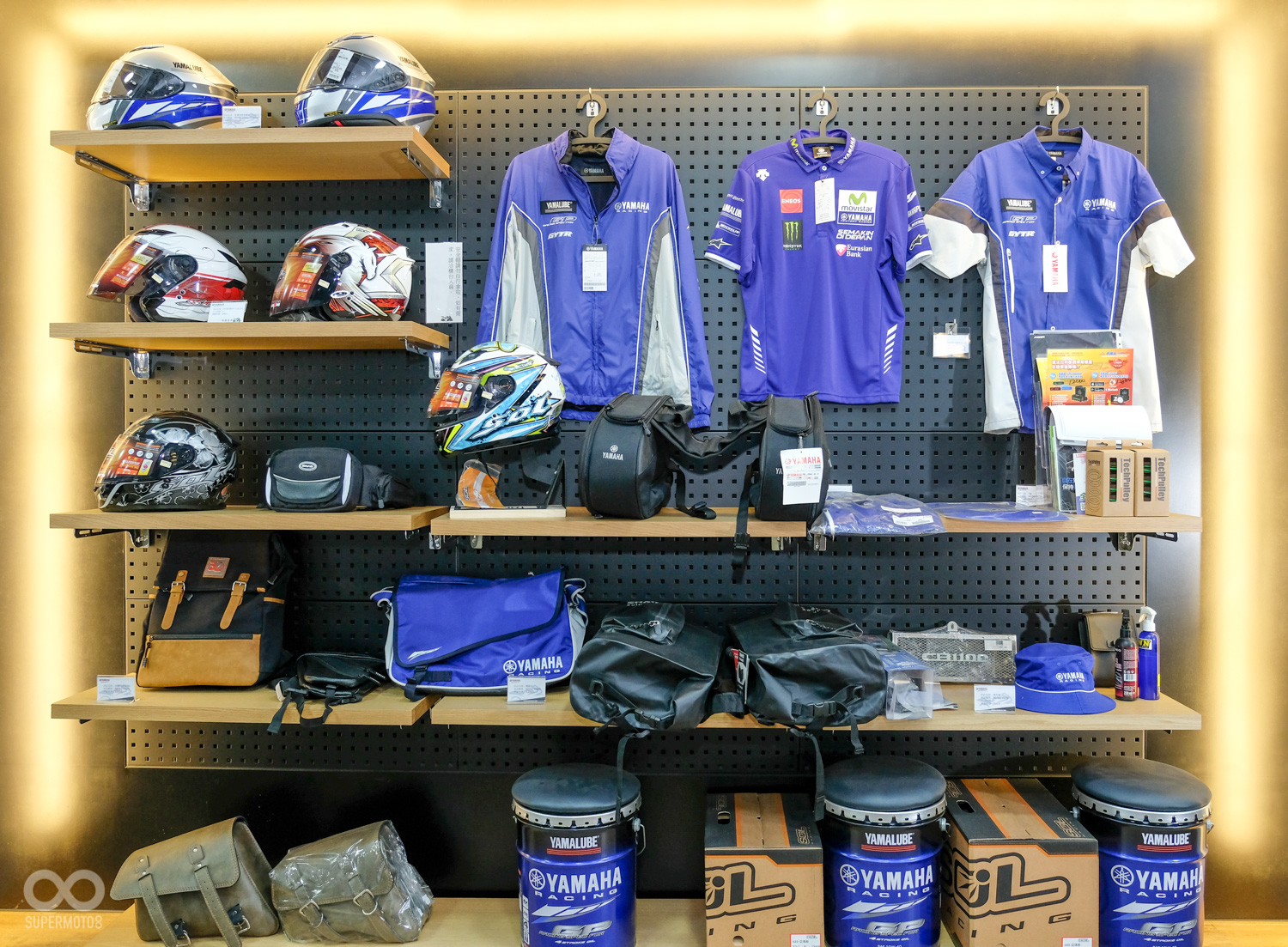 店內也展出了相當豐富的原廠部品供消費者選擇