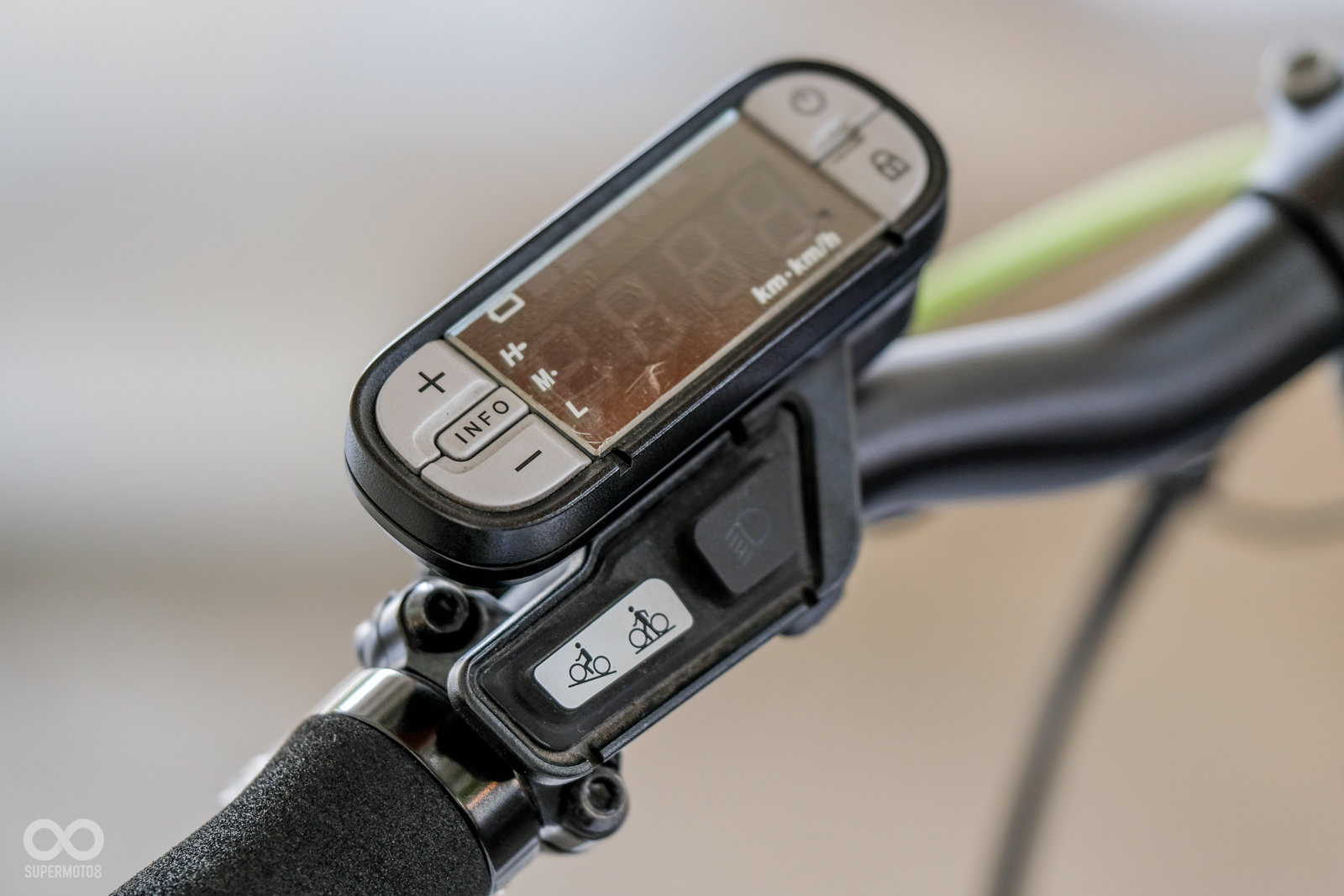 KLEVER Q採用舊款儀表