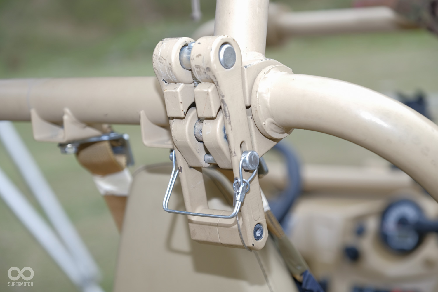 防滾龍也具備快拆功能,能迅速卸下降低車高,方便運輸裝載