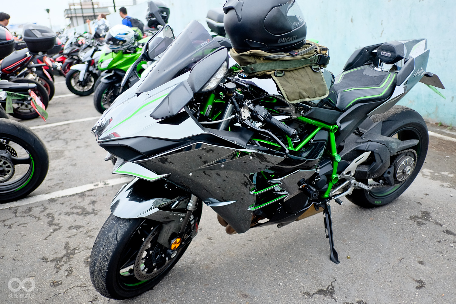 增壓王者降臨，H2也千里迢迢來到高雄現場參與盛會