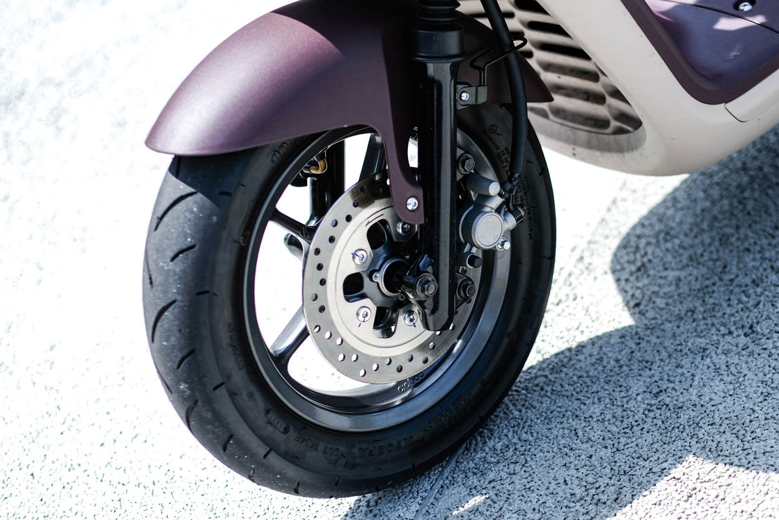 前單活塞卡鉗配220mm打孔碟