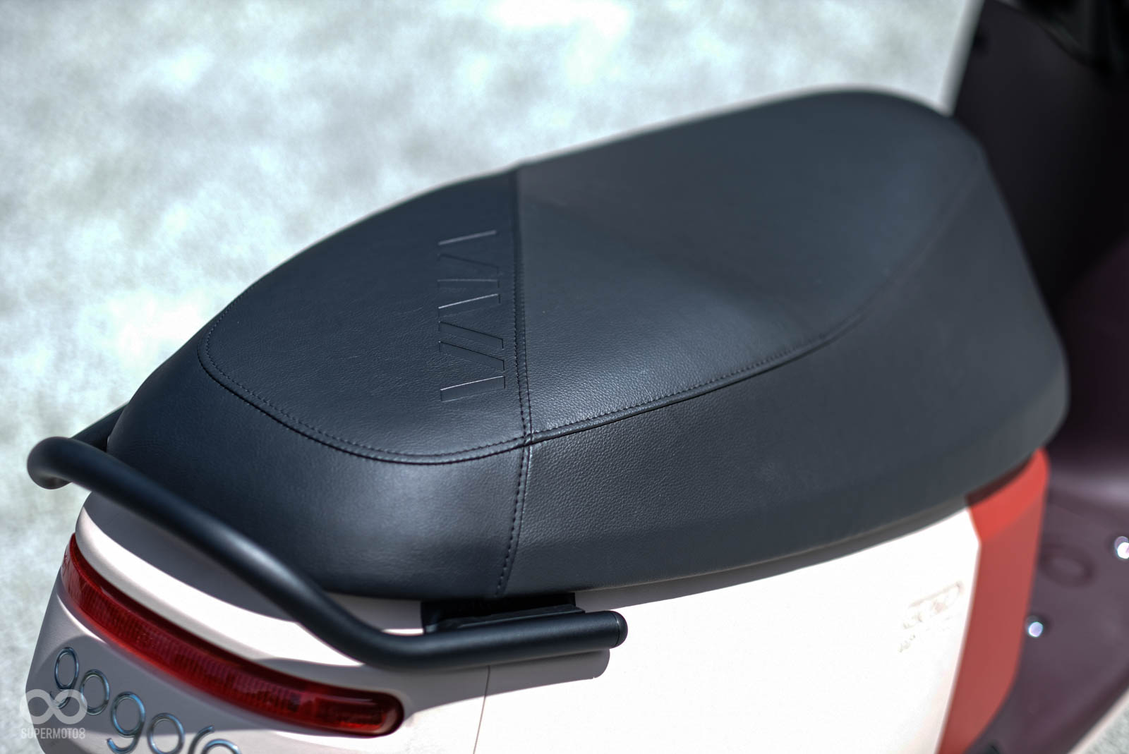 81公分長的坐墊提供絕佳的雙載空間