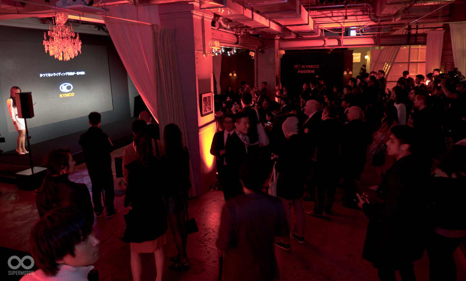 日本各大專業媒體與經銷商一字排開，可見海外對於KYMCO品牌與Noodoe車聯網系統的關注度之高