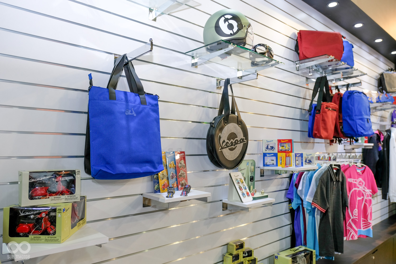 展場除了車輛展示之外，多樣化的配件也一併提供選購。