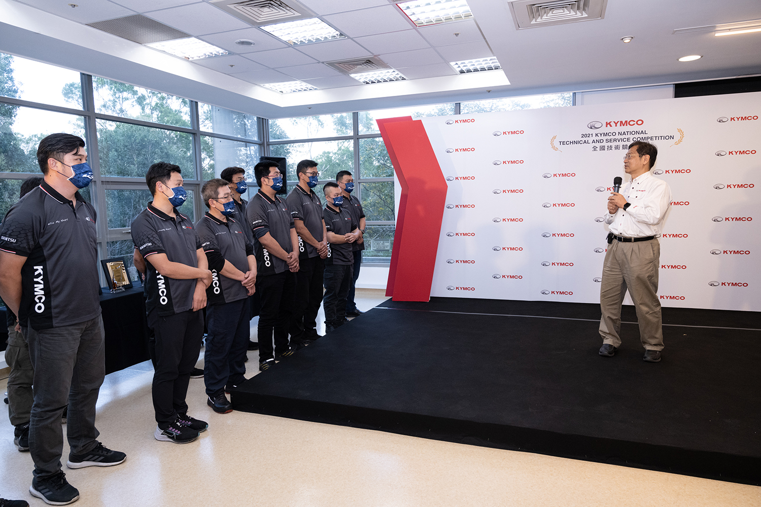 比賽結束後來到令人緊張的成績公布環節