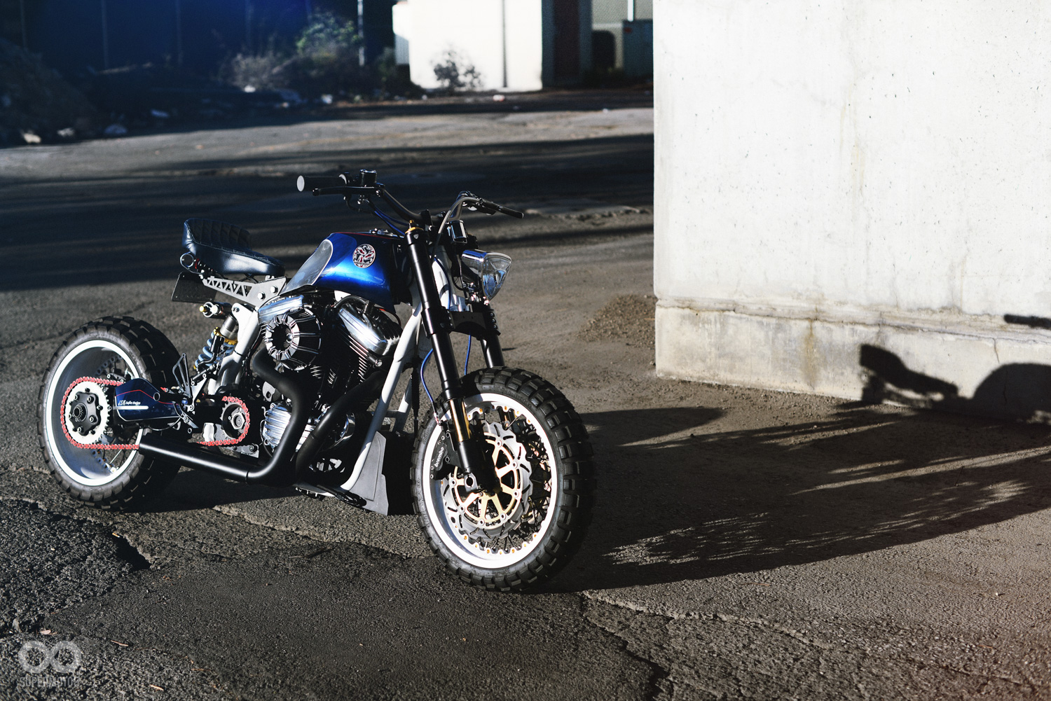 JSK的Cobalt Storm展現出與傳同哈雷截然不同的改裝風貌
