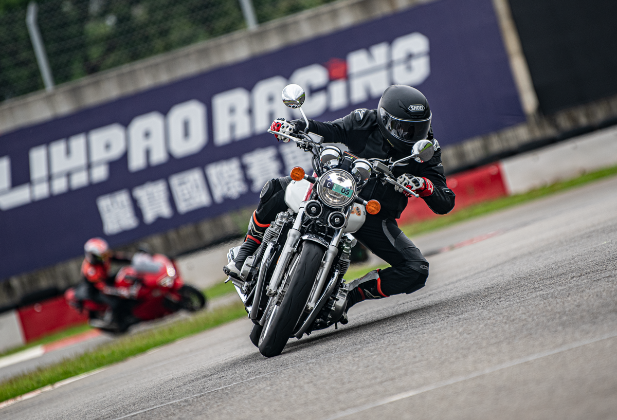 翹班不分車種,CB1100照樣沒再跟你五四三!